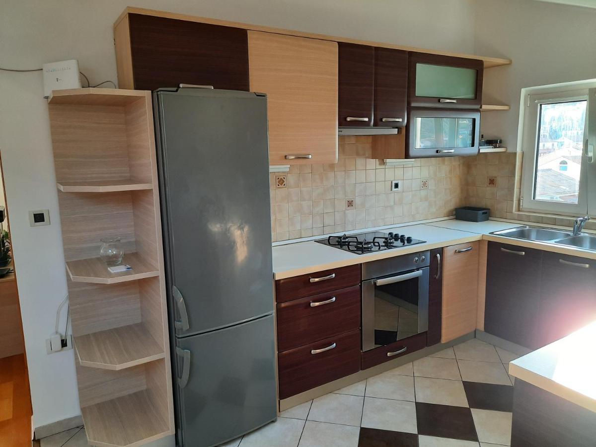 Apartman Martina Palit Exterior photo